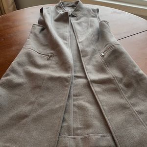 Cute Calvin Klein Gray vest size USA size 4